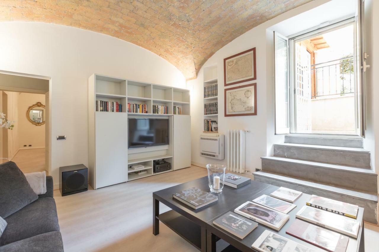 Amazing 4 Bedrooms With Garden * Rom