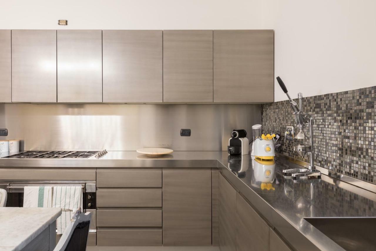 Amazing 4 Bedrooms With Garden Apartment *