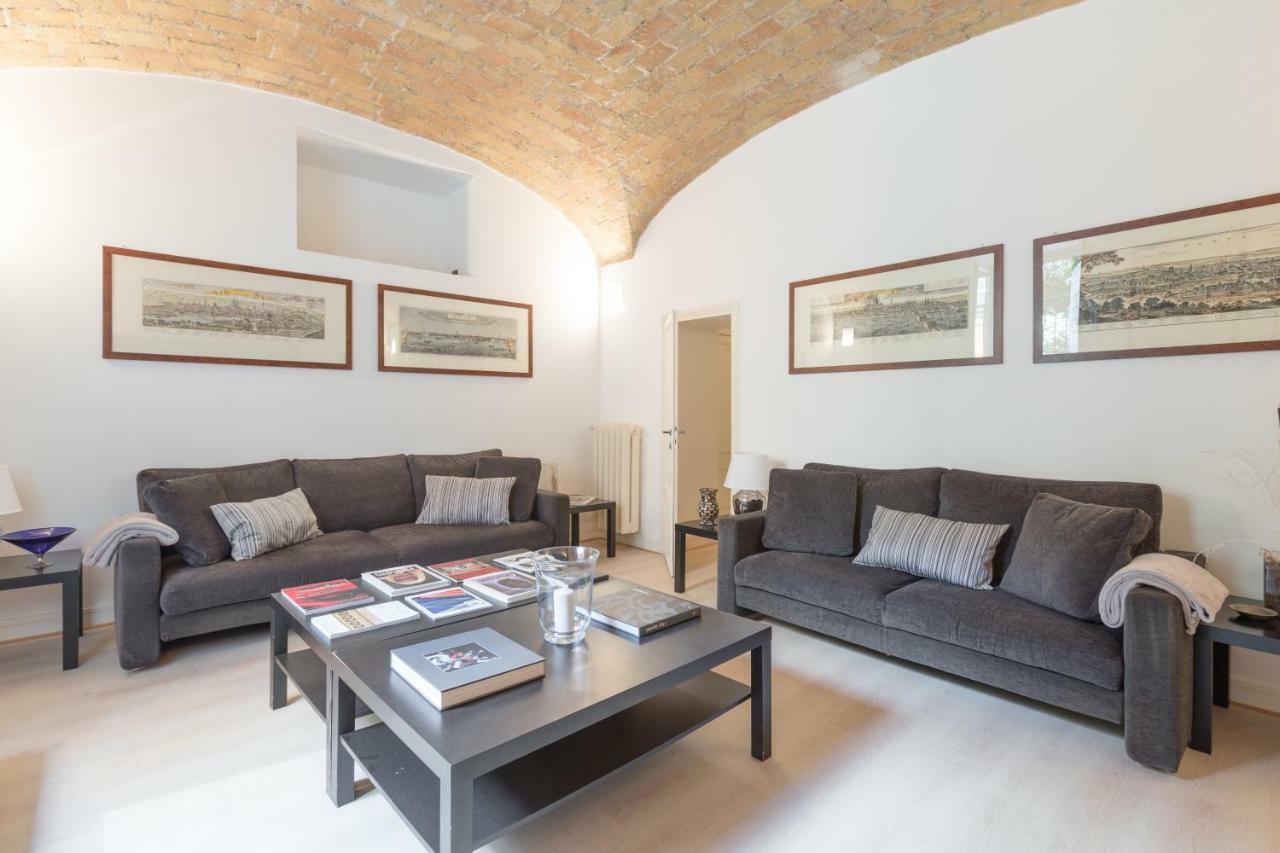 Amazing 4 Bedrooms With Garden Appartamento