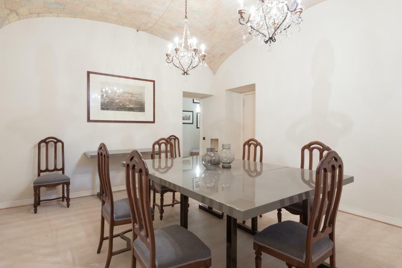 Apartment Amazing 4 Bedrooms With Garden Rom