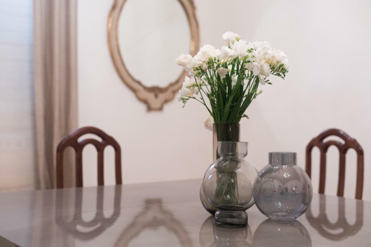 Amazing 4 Bedrooms With Garden Apartment *